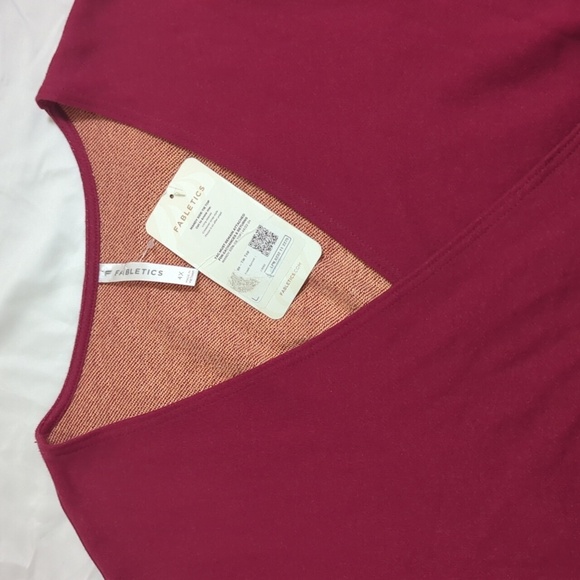 NWT Fabletics Mandy Side Tie Top, Color Cherry Burst/Fresh Apricot Size 4X - Picture 12 of 16